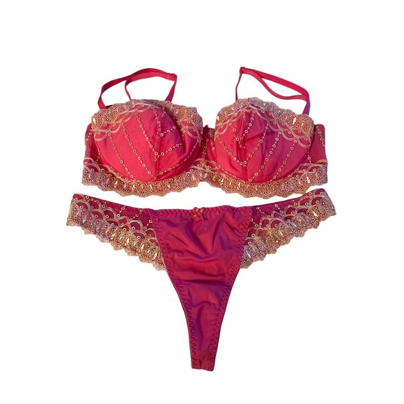 Frederick's of Hollywood Intimates & Sleepwear Fredericks Of